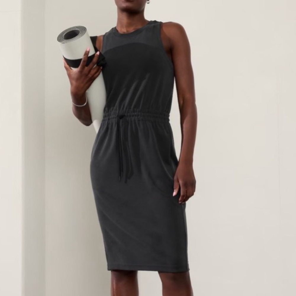Athleta Seasoft Black Soft Pockets Midi Elastic Waist Sports Dress - Size Medium